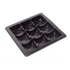 Praliinisisäke musta muovista 125x125x20 mm 9 pralinea 100 kpl.
